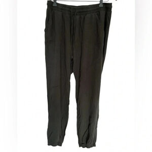 5/20$ Ardene kaki  joggings loose fit size large